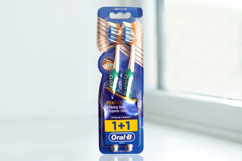مسواک اورال بی مدل Pro-Flex با برس نرم بسته 2 عددی
