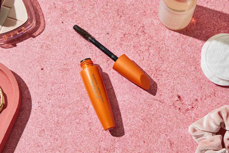 10.ریمل کاور گرل (COVERGIRL LASHBLAST VOLUME MASCARA)
