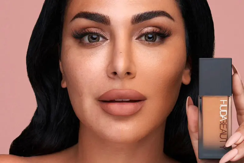 ７.کرم‌ پودر هدی بیوتی اورجینال | Huda Beauty Original Foundation